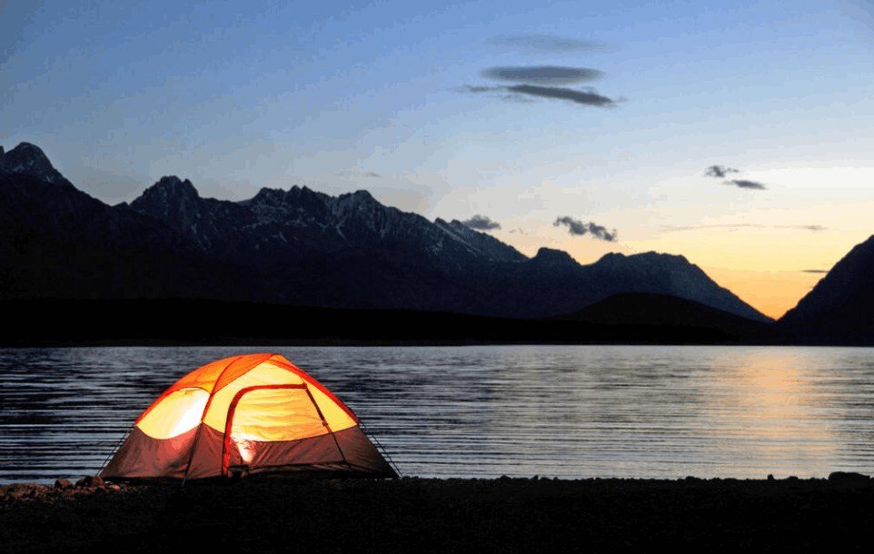 Read more about the article How to Stay Cool While Camping Without Electricity